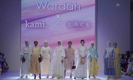 Manisnya Koleksi 5 Desainer Modest X Wardah di JFW 2023, Hijabers Wajib Tahu! - GenPI.co