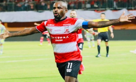 Greg Nwokolo Ngamuk Liga 1 Tak Kunjung Mulai, Singgung KLB dan Politik - GenPI.co