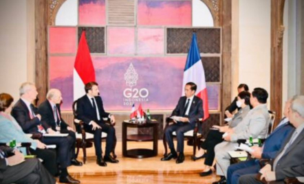 Berbincang di KTT G20, Jokowi dan Macron Bahas Pertahanan Kedua Negara - GenPI.co
