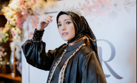 Terinspirasi Ksatria Turki, LaReine Luncurkan Hijab Satin dan Voal Premium - GenPI.co