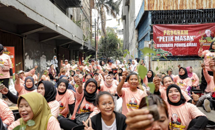 Ratusan Warga Pasar Baru Ikut Pelatihan Tanam Cabai Bersama Mak Ganjar - GenPI.co