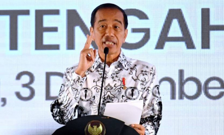 Demo Kepala Desa Pecah, Jokowi: UU Membatasi Hanya 6 Tahun - GenPI.co