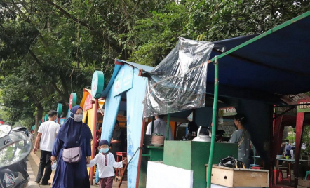 Lokasi Kuliner Kota Bandung Makin Beragam, Ayo Kunjungi Taman Valkenet Malabar! - GenPI.co