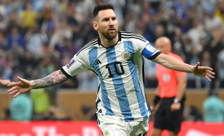 Resmi! PSG Konfirmasi Lionel Messi Hengkang - GenPI.co