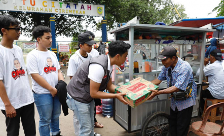 Bantu UMKM Bogor, Orang Muda Ganjar Beri Kompor Gas dan Cek Kesehatan Gratis - GenPI.co