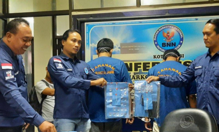 Ketahuan Pakai Narkoba, Oknum TNI Diringkus BNN Jambi - GenPI.co