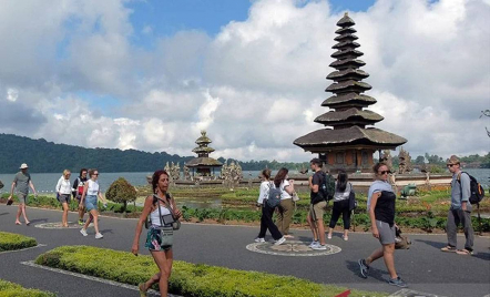 Pariwisata Diprediksi Mencapai Puncak pada Libur Lebaran 2023 - GenPI.co