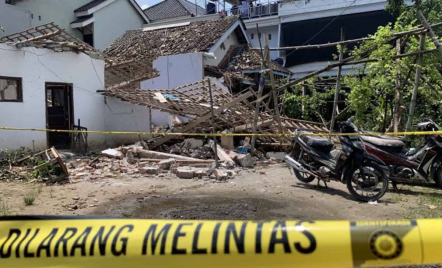 Ledakan Petasan di Malang, Polres Batu dan Labfor Polda Jatim Olah TKP - GenPI.co