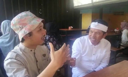 Guru Honorer Dipecat Setelah Kritik Ridwan Kamil Ditawari Jadi Fotografer Dedi Mulyadi - GenPI.co