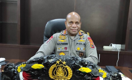 TNI dan Polri Jaga Salat Tarawih, 2 Meninggal Ditembak KKB Papua - GenPI.co