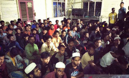 184 Imigran Rohingya Dipaksa Turun dari Kapal, Terdampar di Aceh Timur - GenPI.co