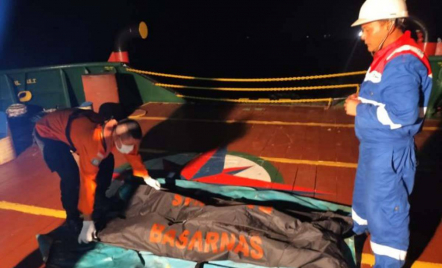 Kapal BBM Terbakar di Laut Lombok, 1 Orang Ditemukan Tewas - GenPI.co