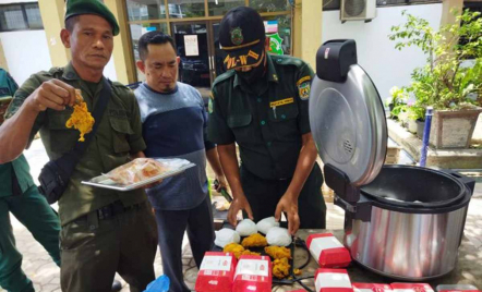 Polisi Syariat Aceh Gerebek Toko Jejaring Jual Nasi saat Siang Hari - GenPI.co