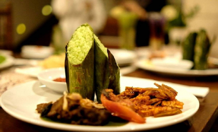 Menikmati Makanan di Selaras Guest & Resto dengan Suasana Tempo Dulu - GenPI.co