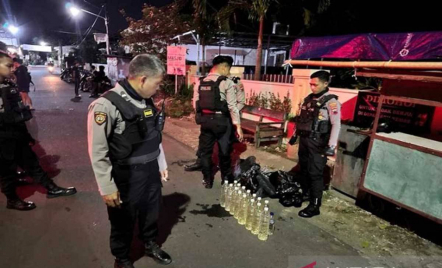 Polisi Amankan Seorang Perempuan di Solo Jualan Miras saat Ramadan - GenPI.co