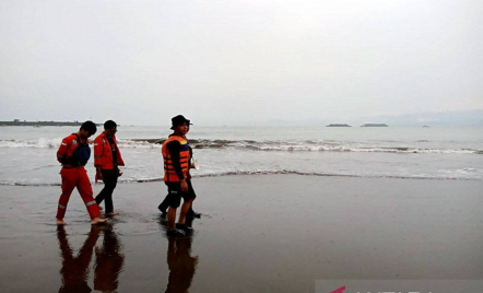 Bocah Tenggelam di Pantai Cikelewung Sukabumi Ditemukan Tewas - GenPI.co