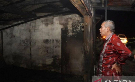 Kebakaran di Riau, 3 Toko dan Rumah Ludes Hanya Tersisa Puing - GenPI.co