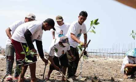 KNP Dukung Ganjar Gelar Edukasi Pohon Mangrove ke Nelayan Karawang - GenPI.co