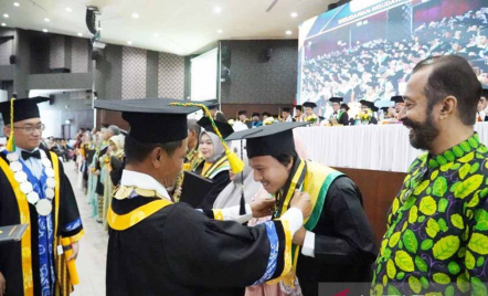 Momen Spesial, 3 Lulusan Universitas Lambung Mangkurat Raih IPK Sempurna - GenPI.co