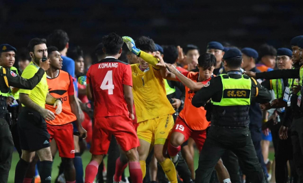 Buntut Rusuh dengan Thailand, 3 Pemain Timnas Indonesia Dihukum AFC - GenPI.co