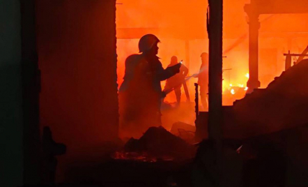Kebakaran di Mataram, Gudang Perabotan Dapur Ludes - GenPI.co