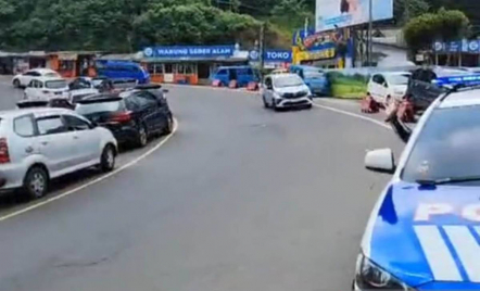 Polisi Terapkan Sistem Buka Tutup di Jalur Puncak Bogor Jawa Barat - GenPI.co