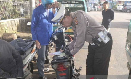 Polisi Kerahkan 11 Anggota Bersertifikat Terapkan Tilang Manual di Bandung - GenPI.co