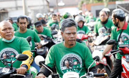 Aksi 'Putihkan Rambut' Jadi Cara 300 Driver Ojol Dukung Ganjar Pranowo - GenPI.co