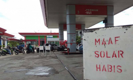 Warga Antre Lama di SPBU Aceh Karena Kuota Solar Berkurang - GenPI.co