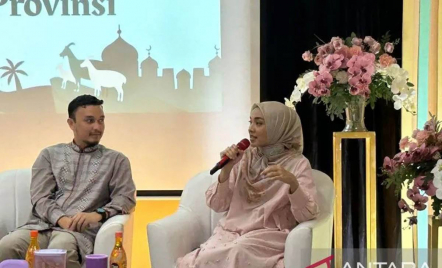 Tika Bravani Berhijab, Dimas Aditya: Jangan Copot Apa Pun Pekerjaannya - GenPI.co