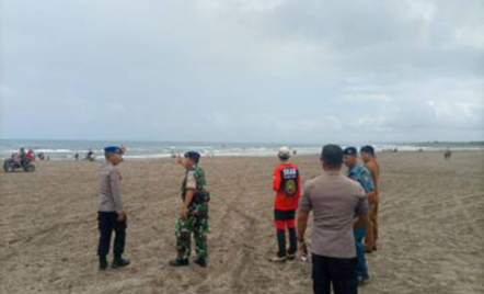 Wisatawan Terseret Arus di Pantai Pangandaran Belum Ditemukan - GenPI.co