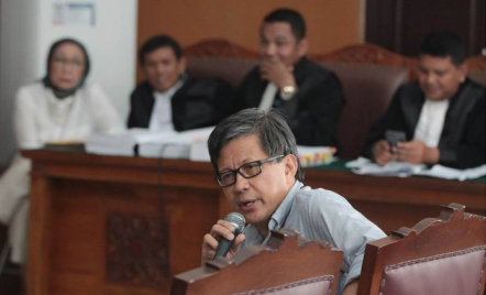 Rocky Gerung: Megawati Salah Pilih Ganjar Pranowo Capres, Seharusnya Puan Maharani - GenPI.co