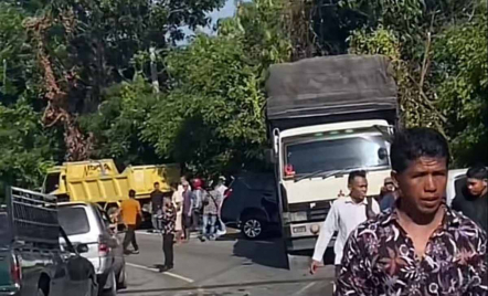 Kronologis Kecelakaan di Pidie, 4 Kendaraan Terlibat Termasuk Truk Tronton - GenPI.co