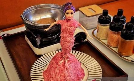 Barbie Gaun Daging, Kuliner Unik yang Cuma Ada di Rokurenya - GenPI.co