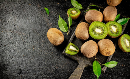 Sayang Kalau Dibuang, Ini 3 Khasiat Makan Kulit Kiwi untuk Kesehatan - GenPI.co