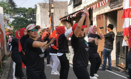 Senam Sehat Kowarteg Dukung Ganjar Disambut Antusias Ibu-ibu Jatinegara - GenPI.co