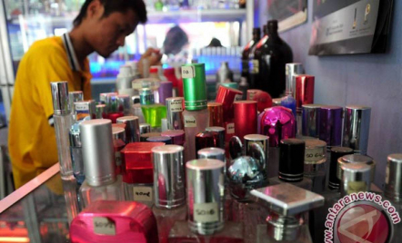 Tips Pakai Parfum agar Wangi Tahan Lama, Langsung dari Pendiri HMNS - GenPI.co