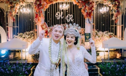 Hana Hanifah Menikah, Suaminya Bikin Netizen Penasaran - GenPI.co