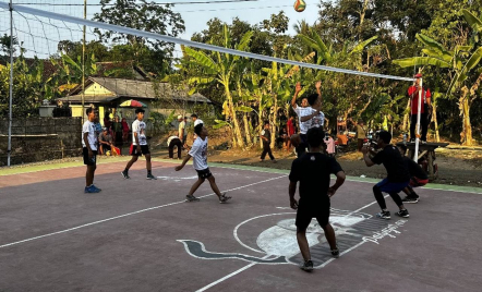 Gaungkan Olahraga, Ganjar Muda Padjadjaran Resmikan Lapangan Voli - GenPI.co