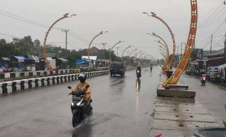 BMKG: Waspada Hujan Disertai Kilat dan Angin Kencang di Sejumlah Provinsi di Indonesia - GenPI.co