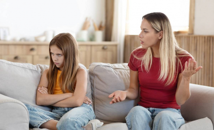 3 Cara Membantu Orang Tua Mengelola Emosi dan Tidak Berteriak kepada Anak - GenPI.co
