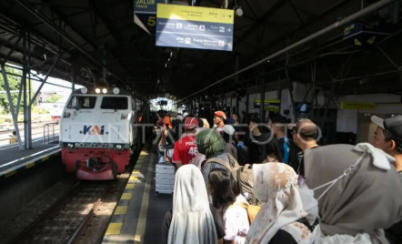 14 Kereta Api Berhenti Luar Biasa di Yogyakarta, Ini Penyebabnya - GenPI.co