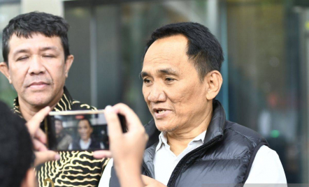 Andi Arief Bantah Ada Aliran Uang Korupsi Perumda Masuk ke Partai Demokrat - GenPI.co