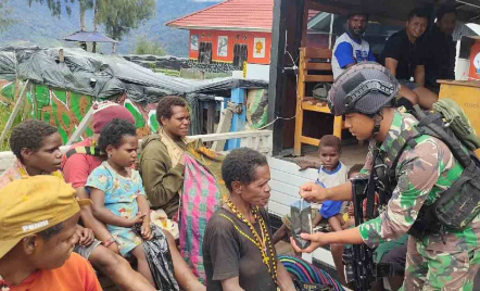 500 Orang Mengungsi ke Pos TNI, Ketakutan KKB Kembali Berulah di Intan Jaya - GenPI.co