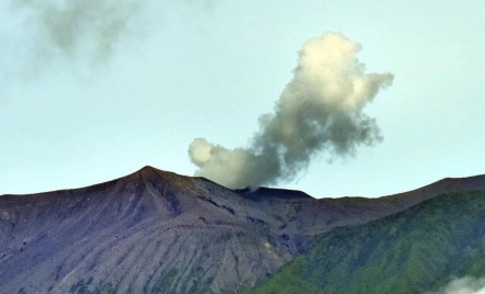 Erupsi Gunung Marapi, Bukittinggi Diguyur Hujan Abu Vulkanik - GenPI.co