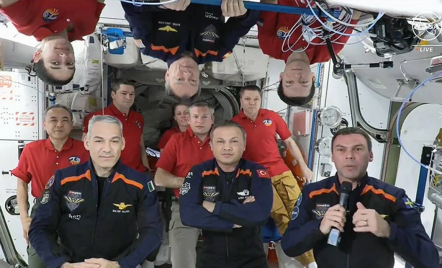 Astronot Turki, Italia dan Swedia Kembali ke Bumi Didampingi Pensiunan NASA - GenPI.co