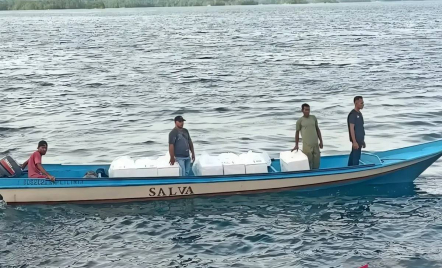 2 Distrik di Raja Ampat di Pedalaman, Distribusi Logistik Pemilu 2024 Diangkut Pakai Perahu - GenPI.co