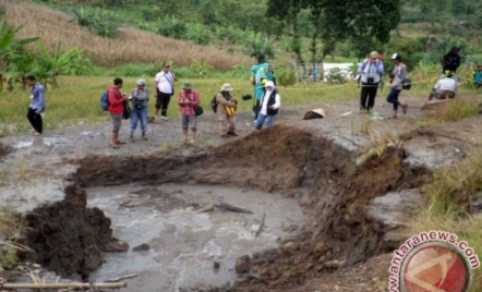 Heboh! Semburan Lumpur Keluar dari Sumur Warga di Bojonegoro, Badan Geologi Beri Penjelasan - GenPI.co
