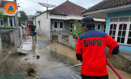 Banjir Landa Kuningan Jawa Barat, 121 Rumah Warga Rusak - GenPI.co