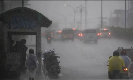 BMKG: 18 Provinsi Berpotensi Diguyur Hujan Lebat Disertai Petir - GenPI.co
